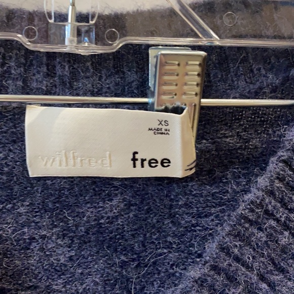 Aritzia Wilfred sweater - Picture 3 of 5